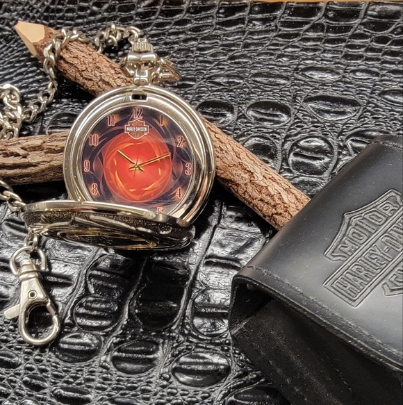 Harley-Davidson Silver and Gold Pocket Watch - Picture 2 of 7